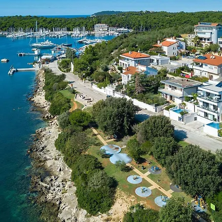 Bonelli بيت للعطل بولا