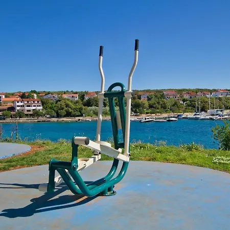 Bonelli بيت للعطل بولا